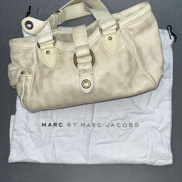 Marc Jacob’s Leather Small Cream Bag with Dust Bag - Picture 2 of 9